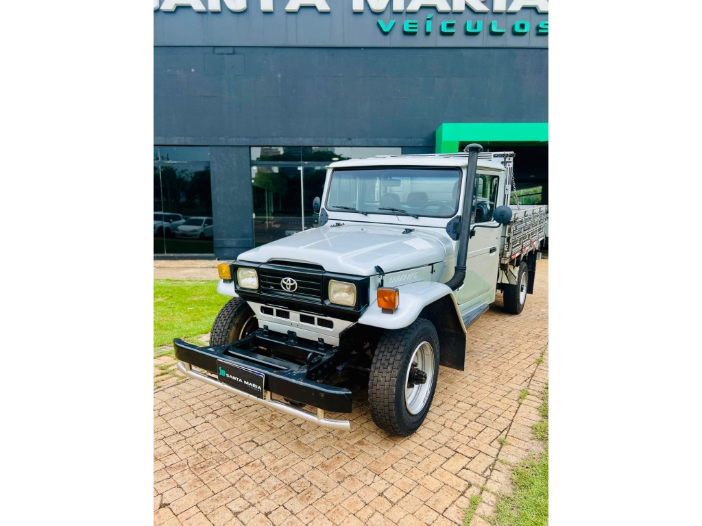 TOYOTA BANDEIRANTE