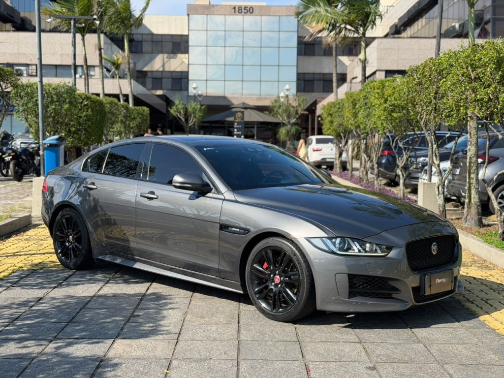 JAGUAR XE