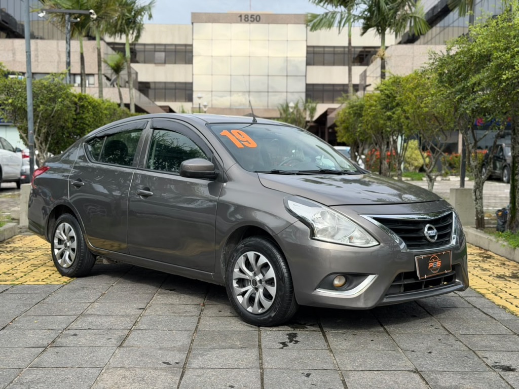 NISSAN VERSA
