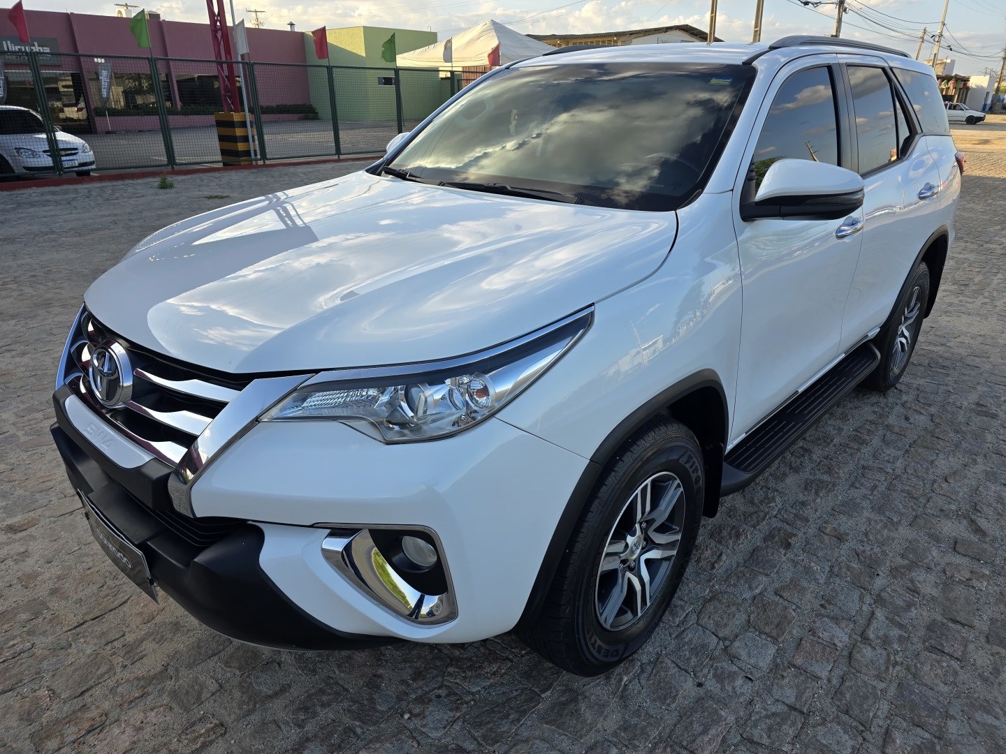 TOYOTA HILUX SW4