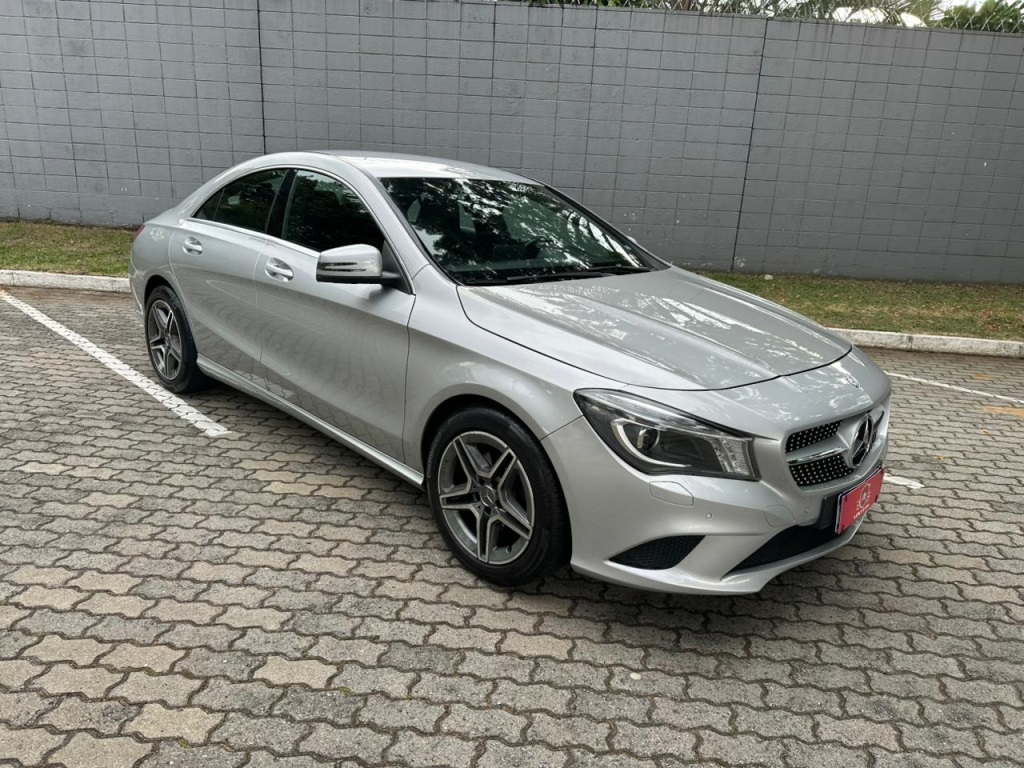 MERCEDES-BENZ CLA 200