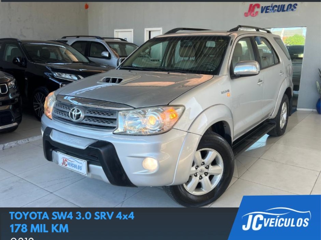 TOYOTA HILUX SW4