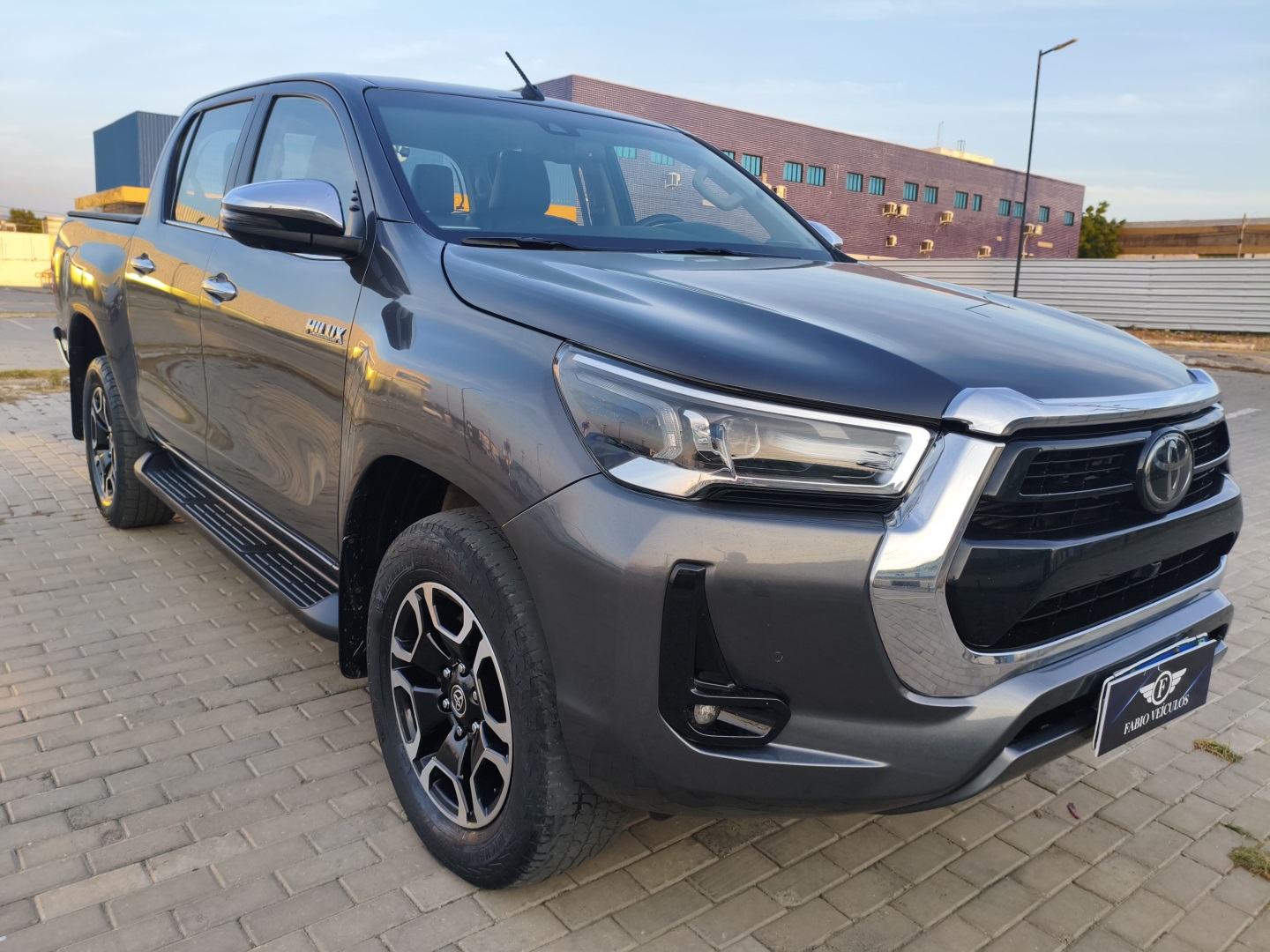 TOYOTA HILUX