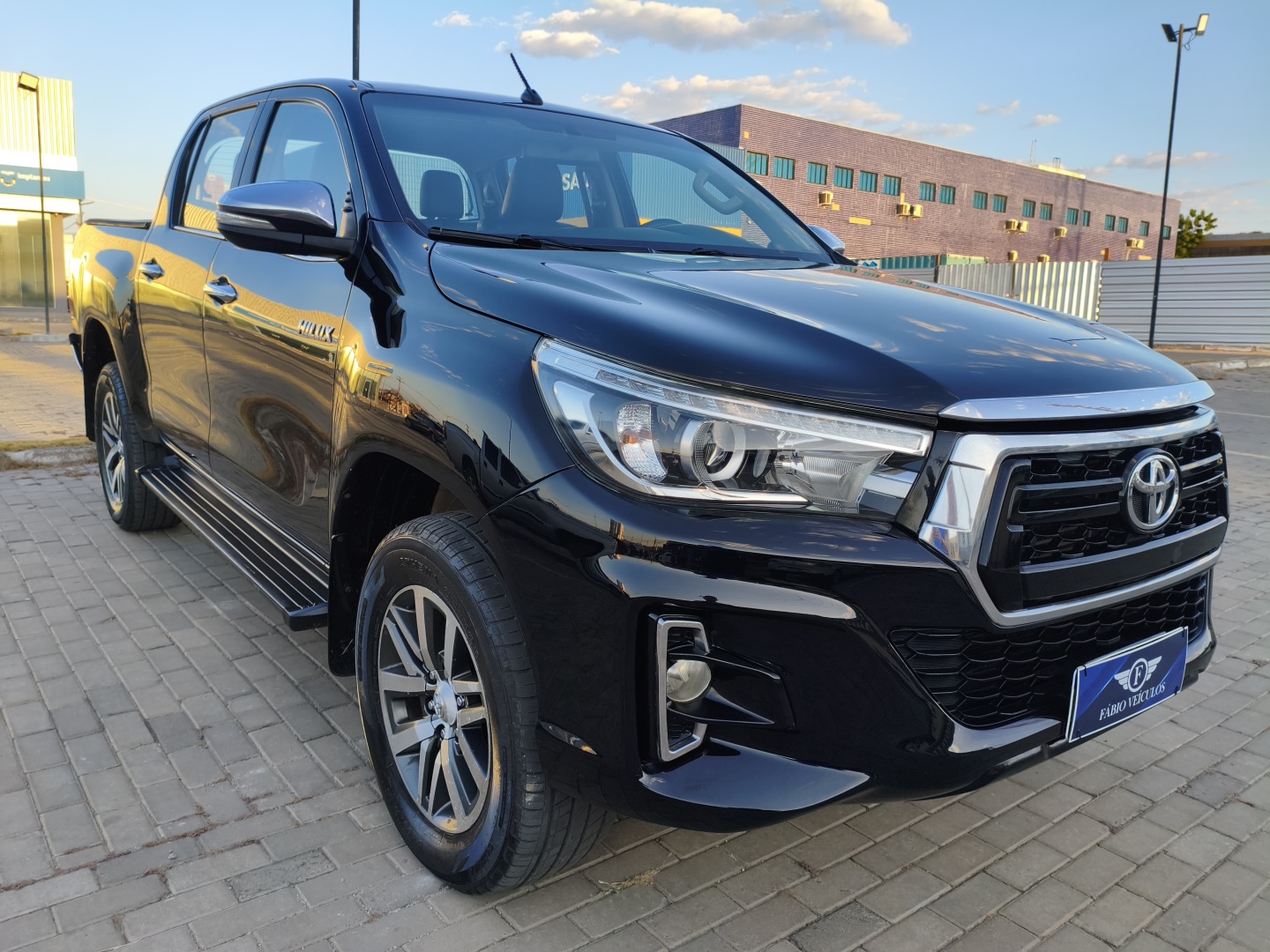 TOYOTA HILUX