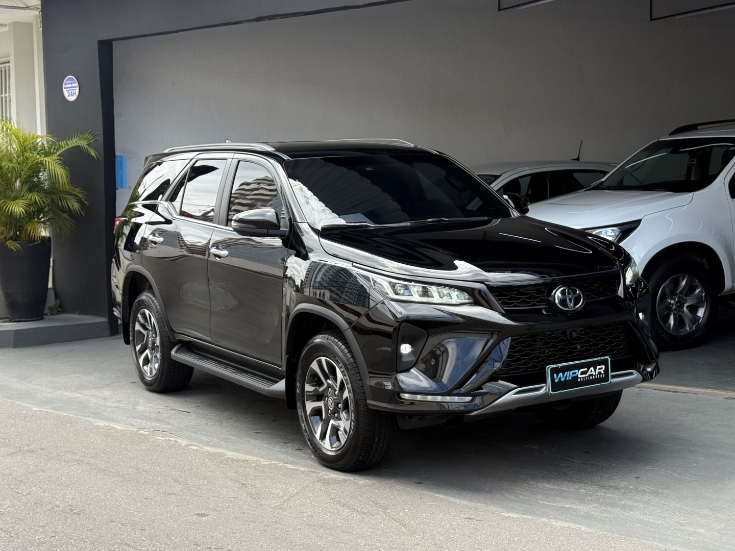 TOYOTA HILUX SW4