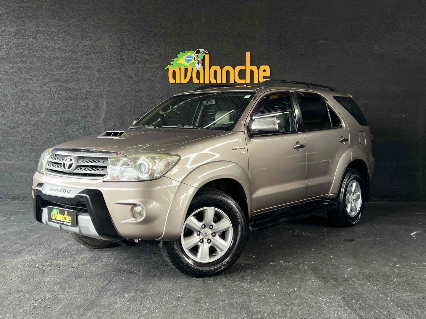 TOYOTA HILUX SW4