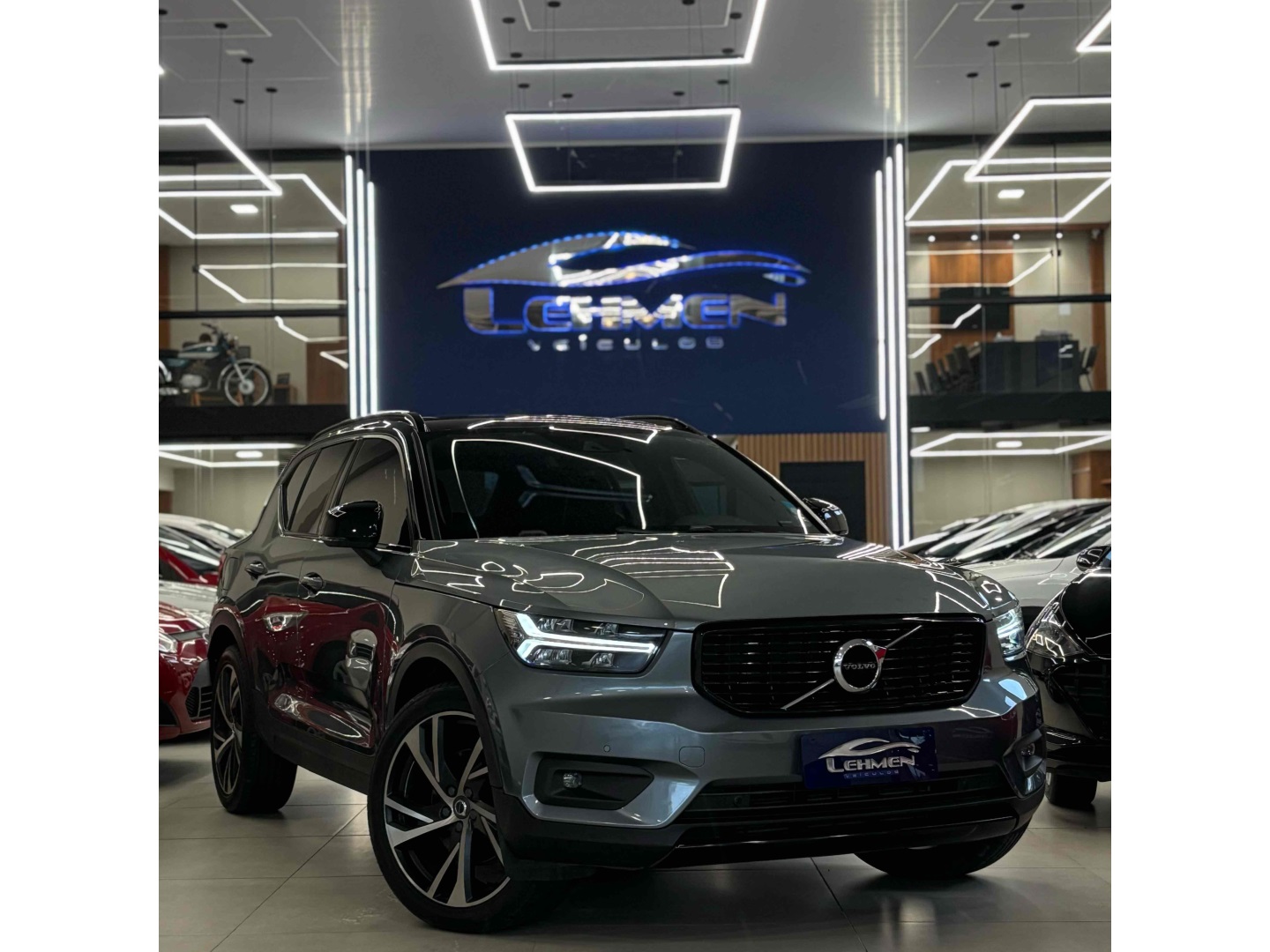 VOLVO XC40
