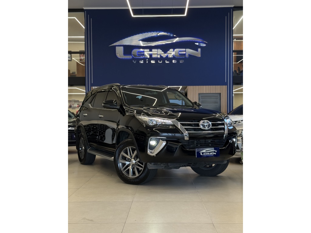TOYOTA HILUX SW4