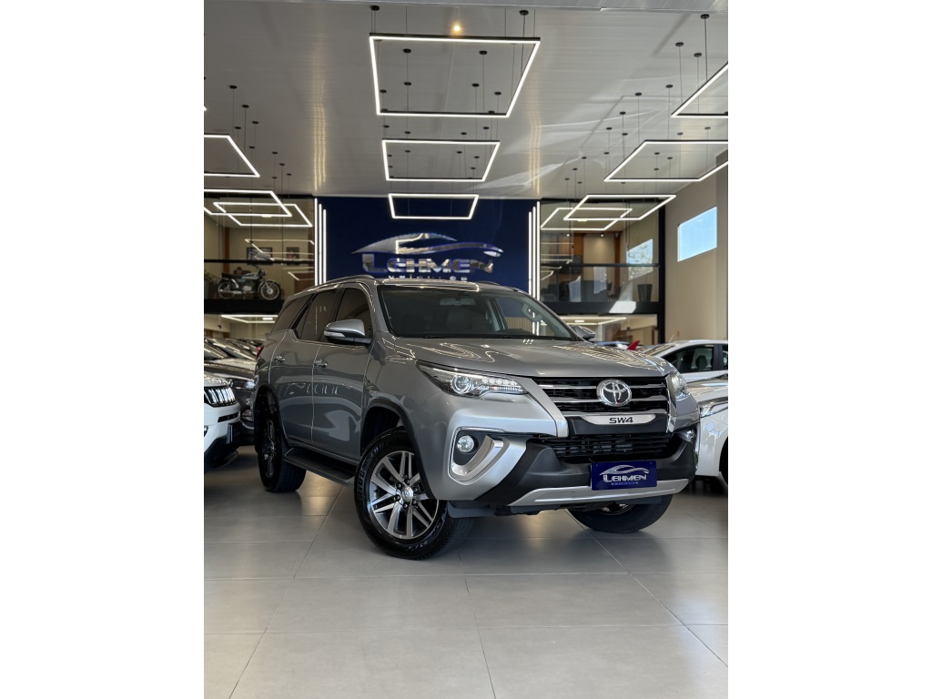 TOYOTA HILUX SW4