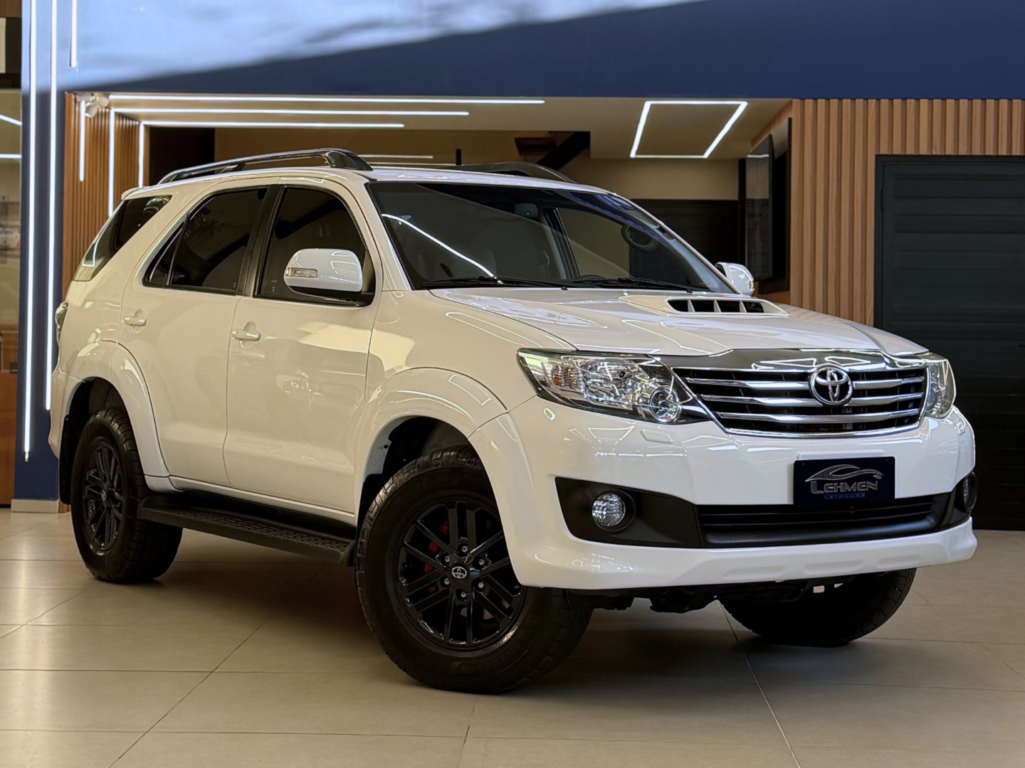 TOYOTA HILUX SW4