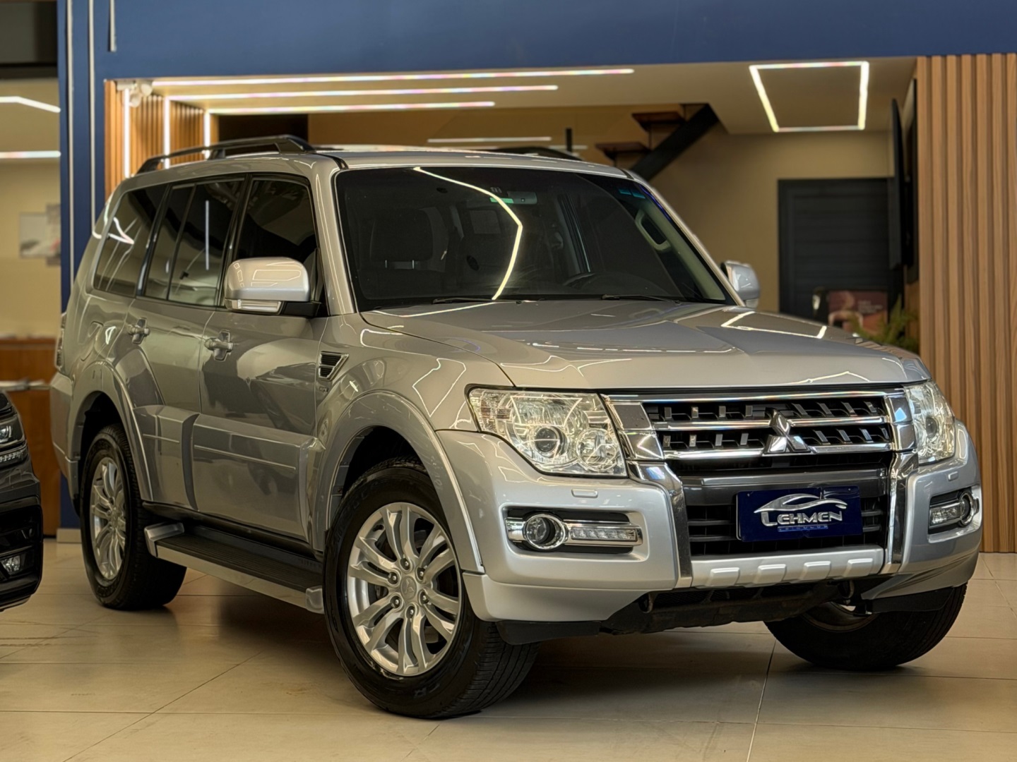MITSUBISHI PAJERO FULL