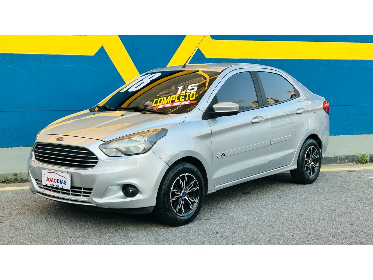 FORD KA SEDAN