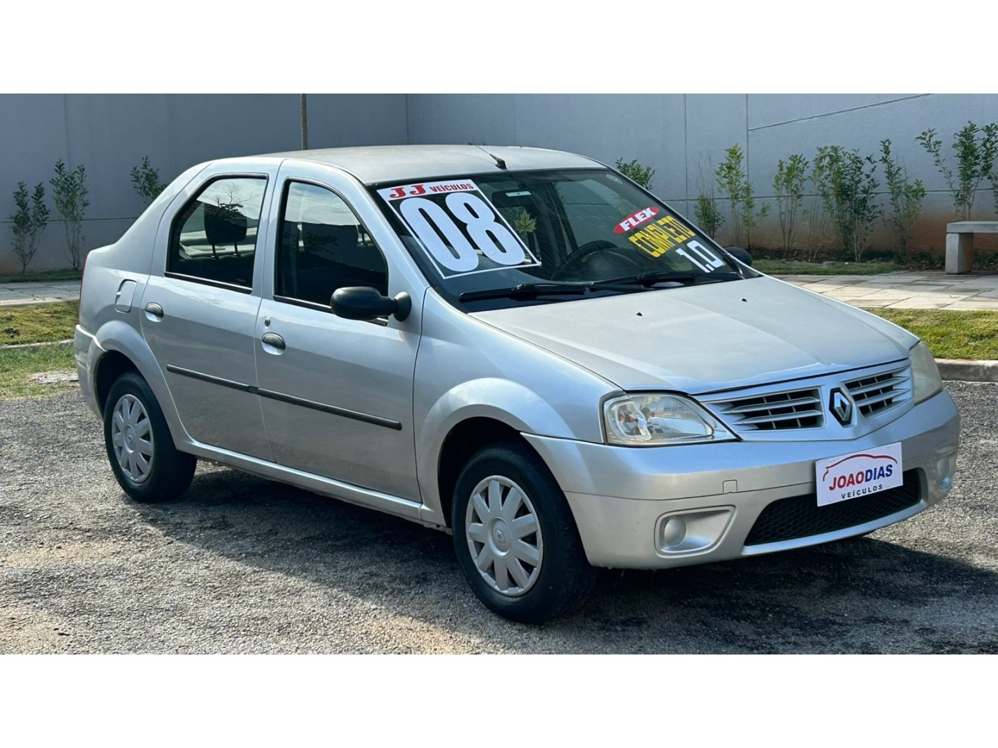 RENAULT LOGAN