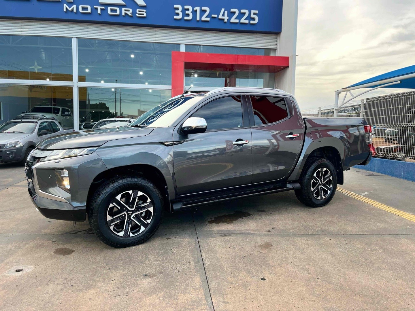 MITSUBISHI L200 TRITON