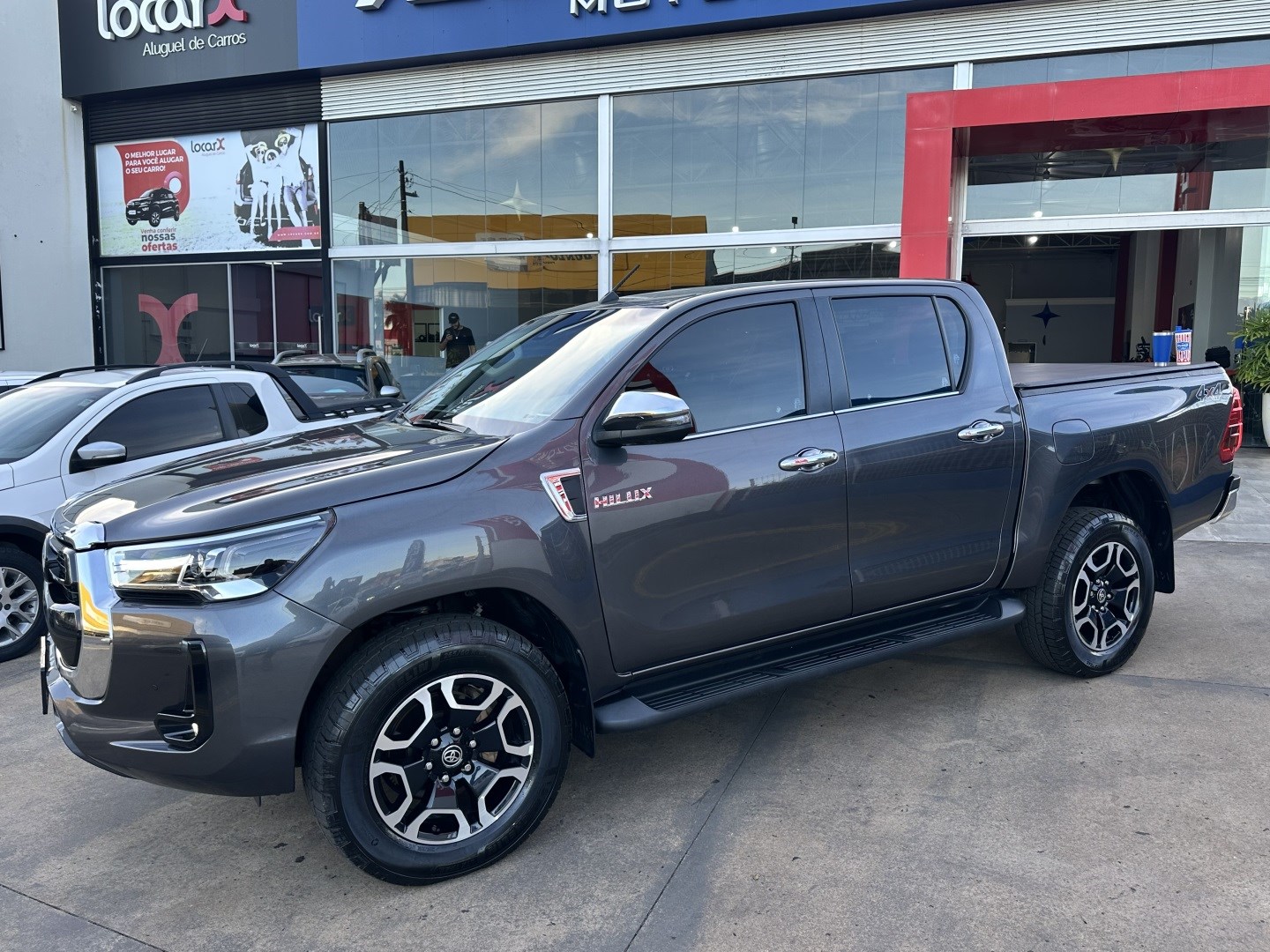 TOYOTA HILUX