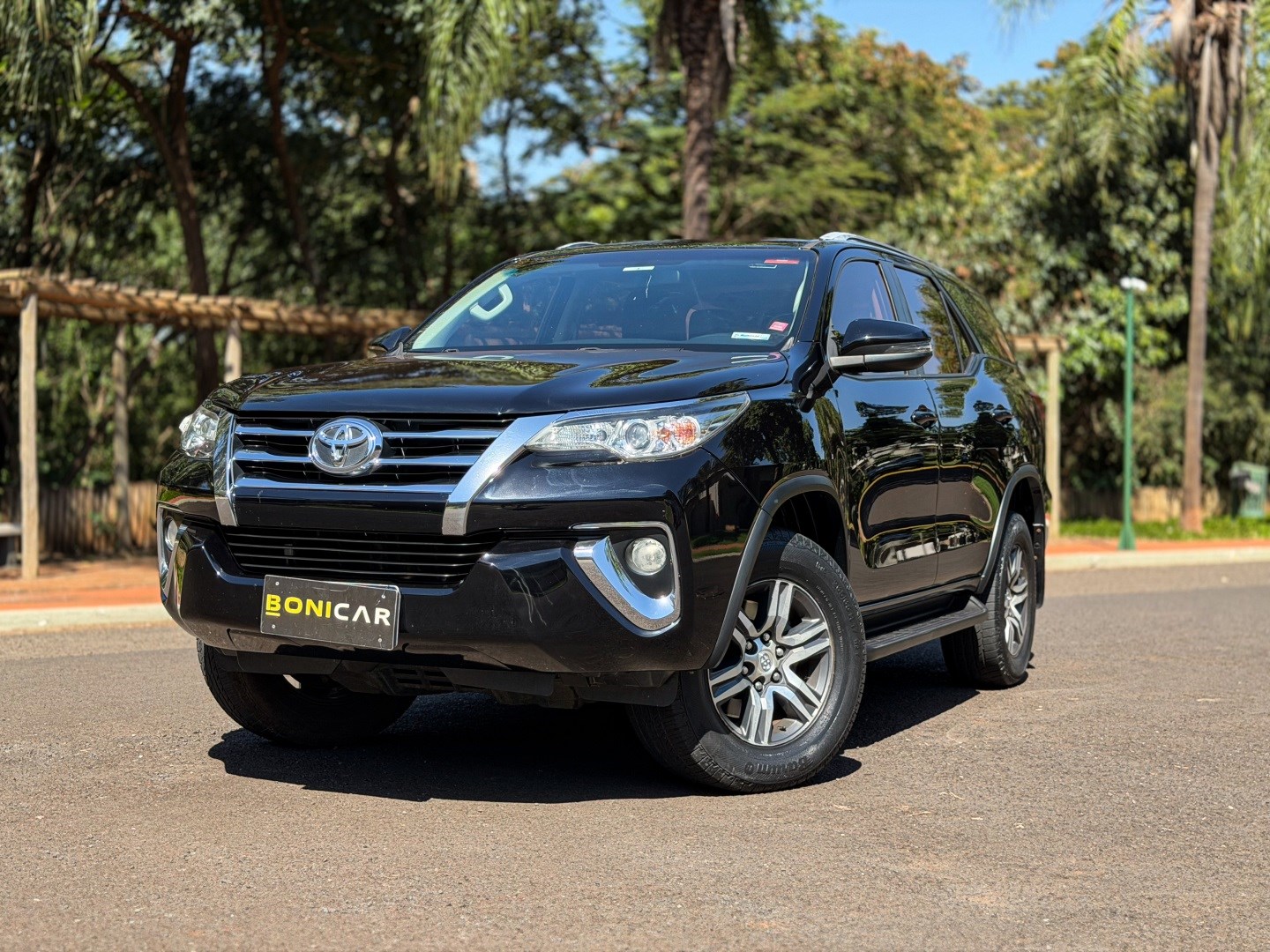 TOYOTA HILUX SW4