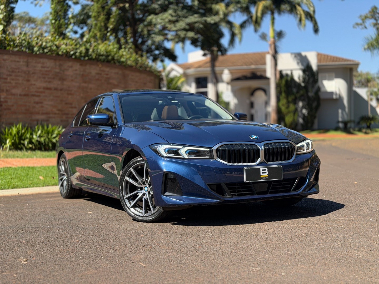 BMW 320i