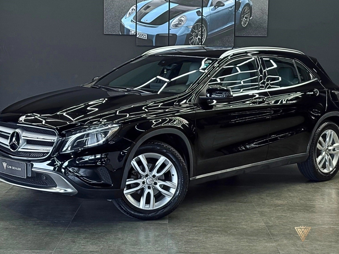 MERCEDES-BENZ GLA 200