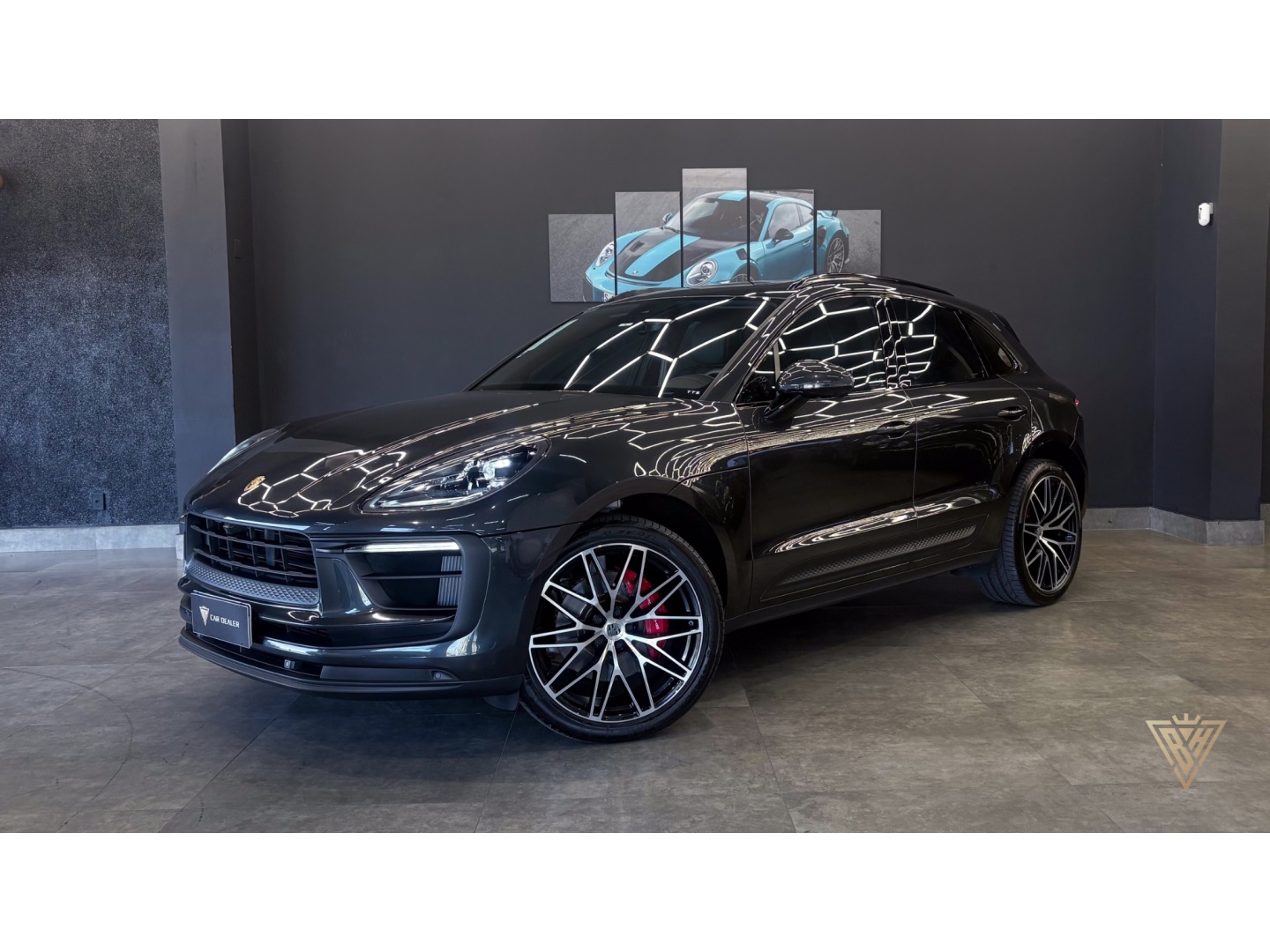 PORSCHE MACAN