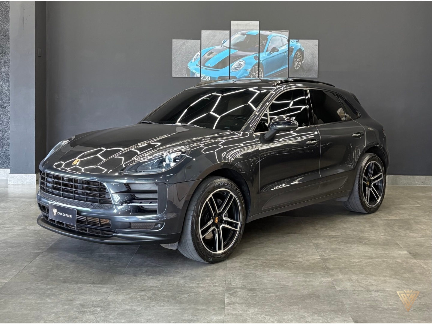 PORSCHE MACAN