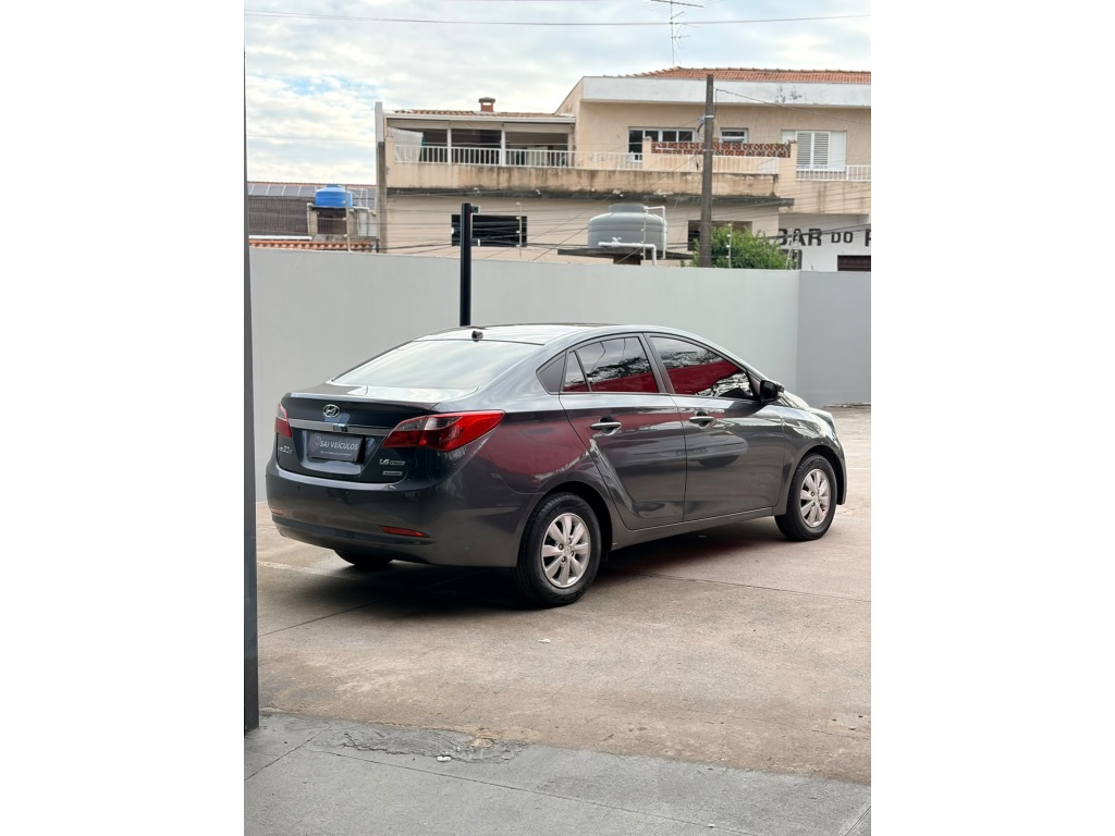 Hyundai HB20S 1.6 Comfort Plus 16V Flex 4P Automático - foto 3
