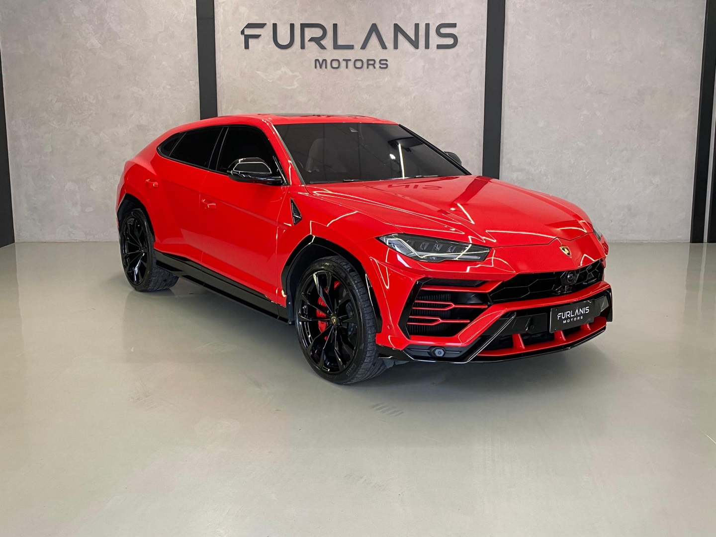 LAMBORGHINI URUS