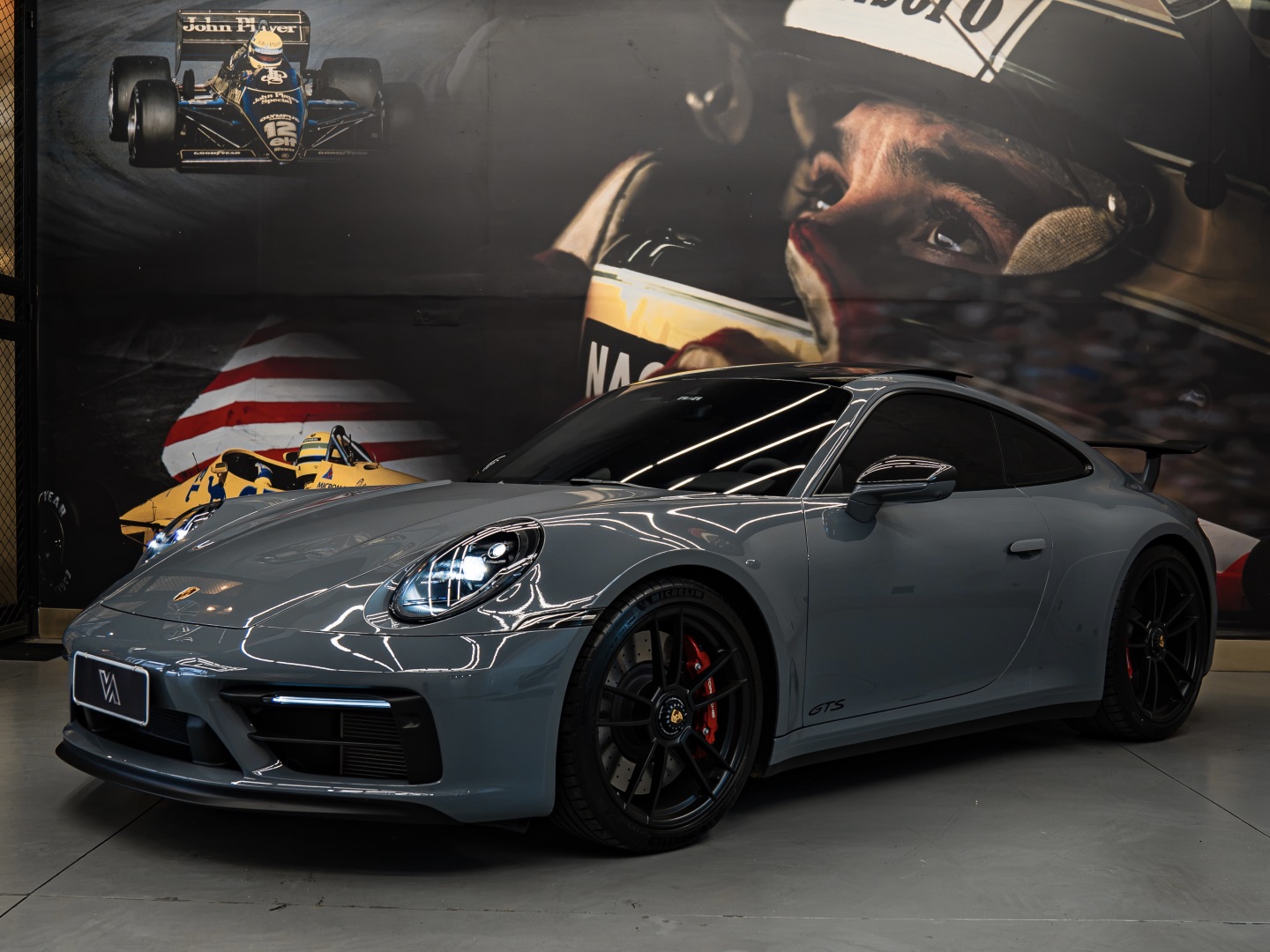 PORSCHE 911