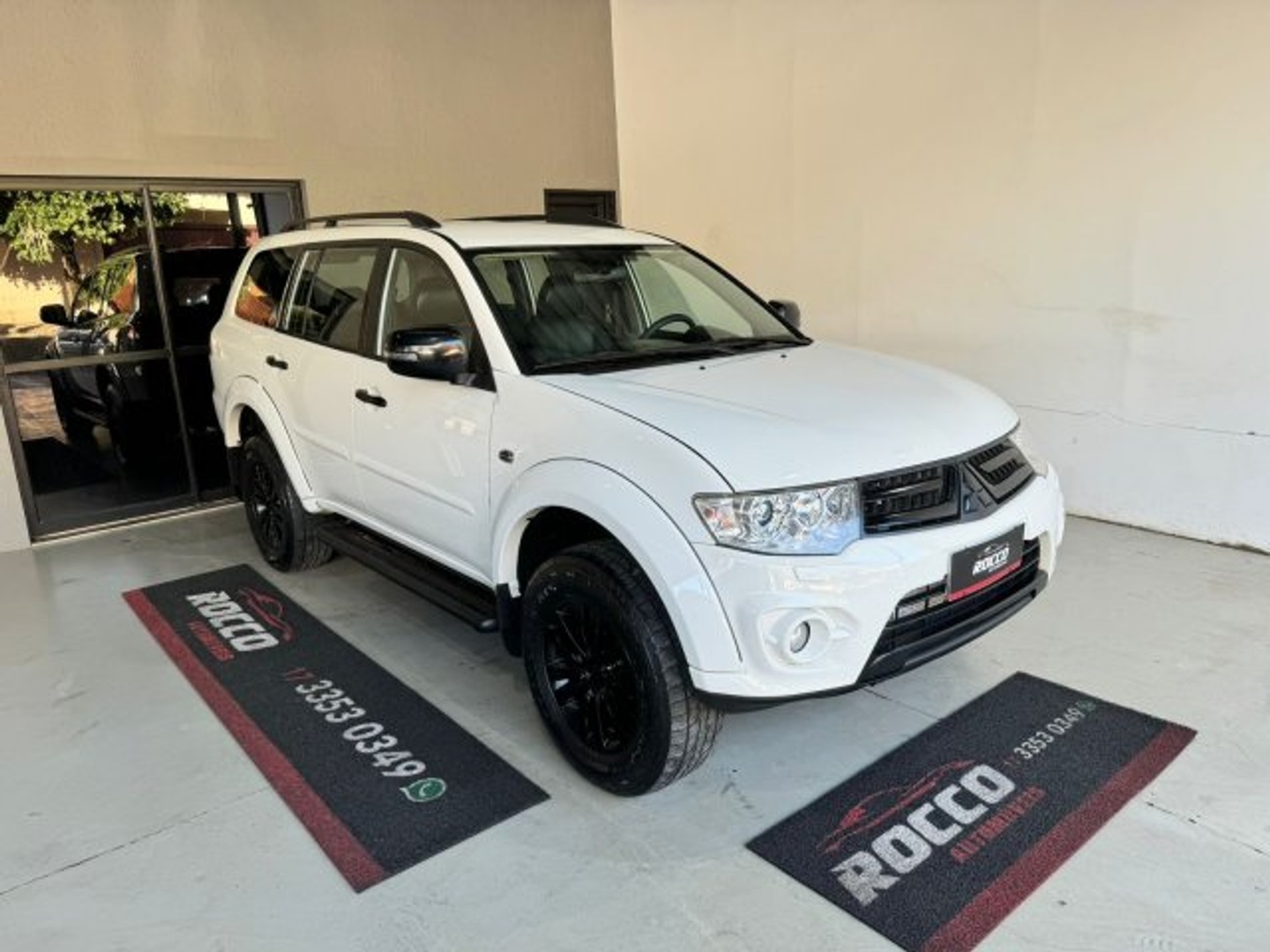 MITSUBISHI PAJERO