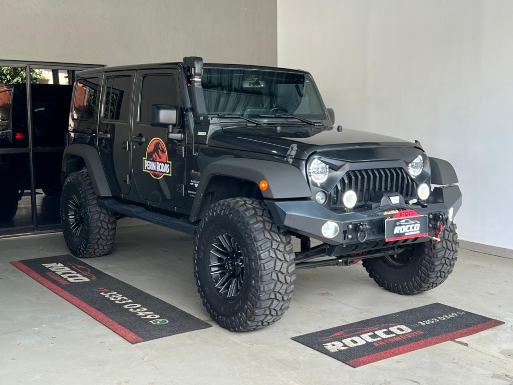JEEP WRANGLER 3.6 UNLIMITED SAHARA 4X4 V6 GASOLINA 4P AUTOMÁTICO