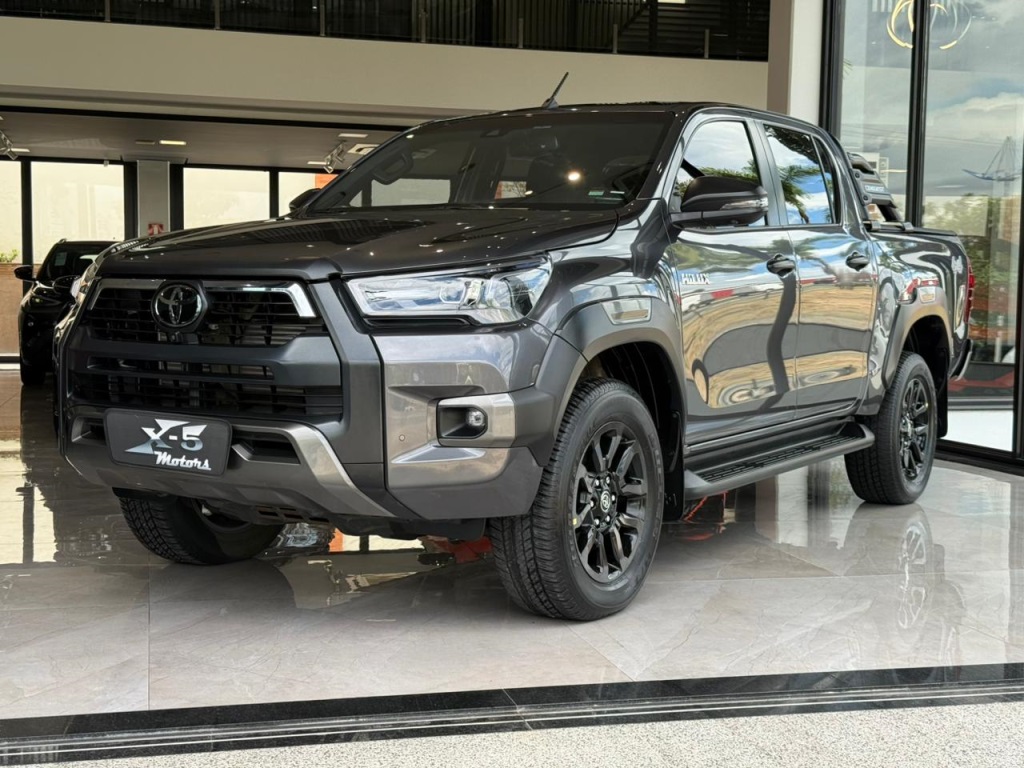 TOYOTA HILUX