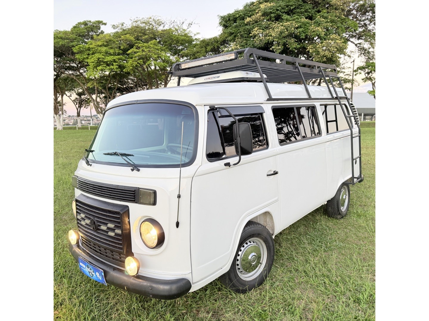 VOLKSWAGEN KOMBI