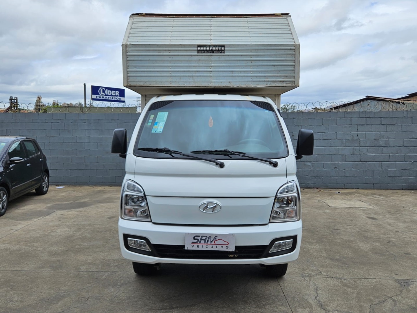 HYUNDAI HR