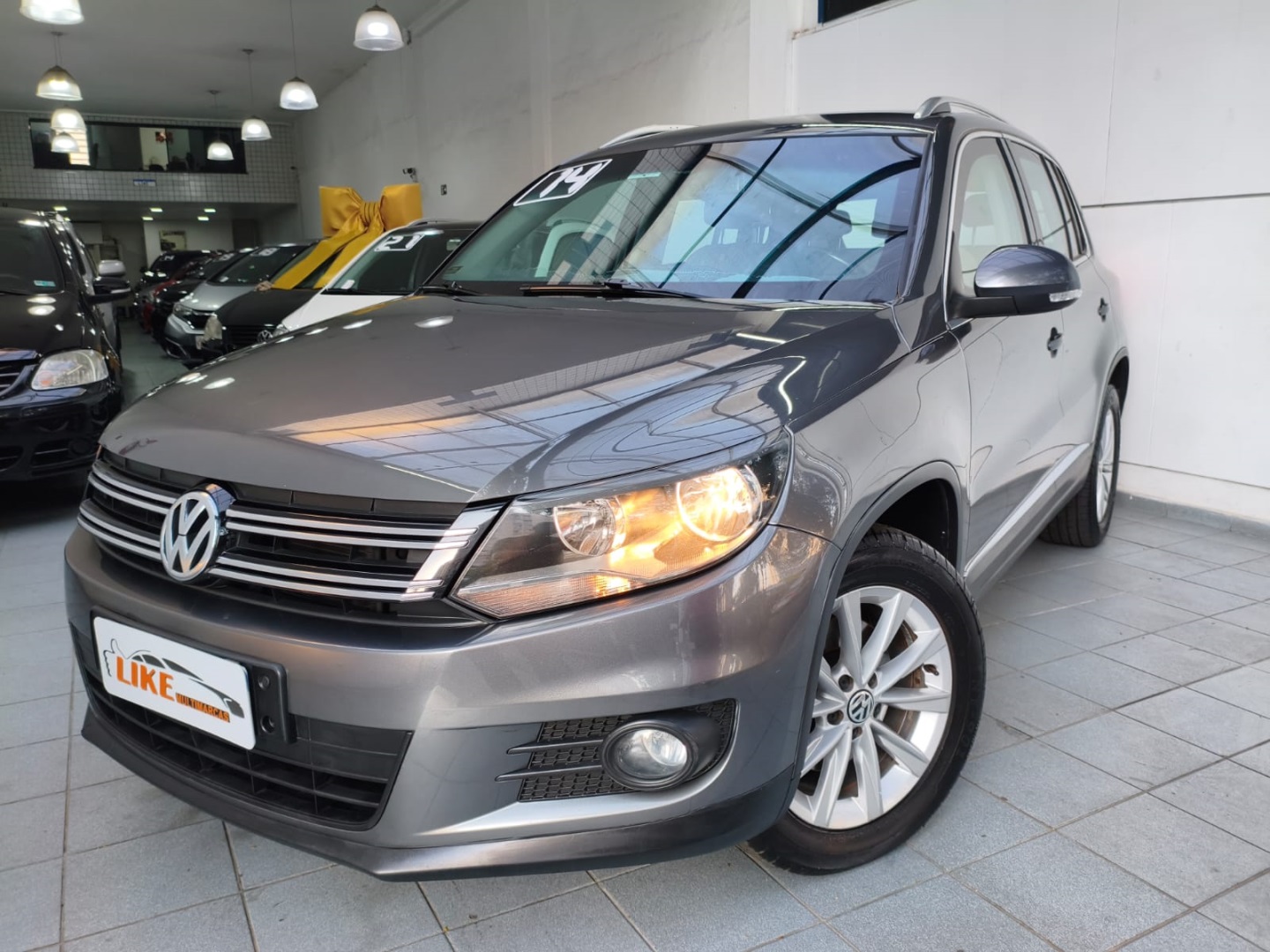 VOLKSWAGEN TIGUAN