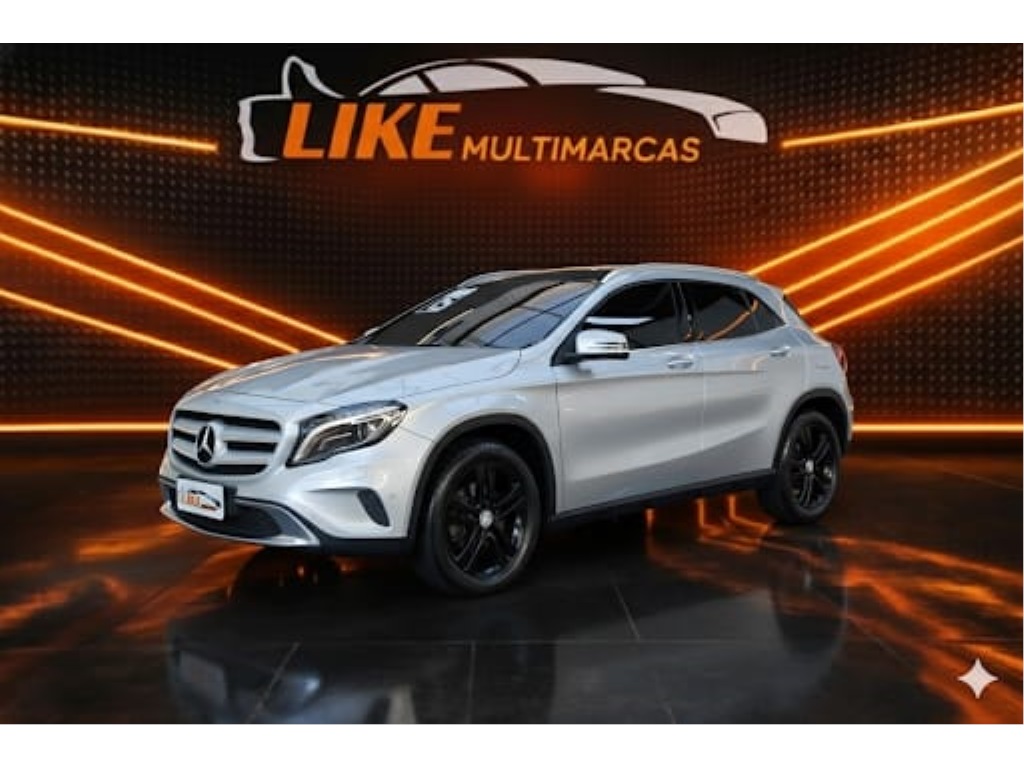 MERCEDES-BENZ GLA 200