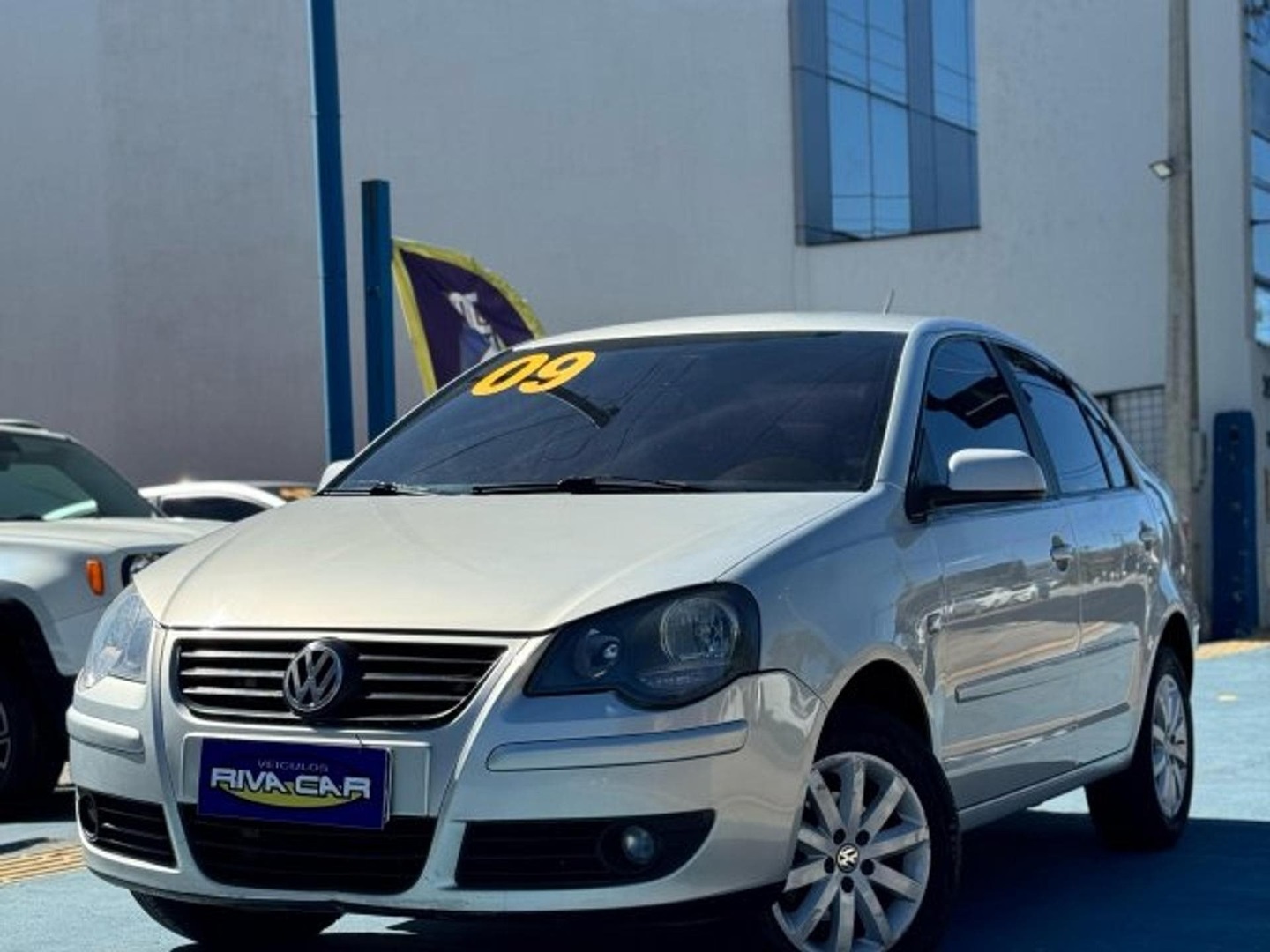 VOLKSWAGEN POLO SEDAN