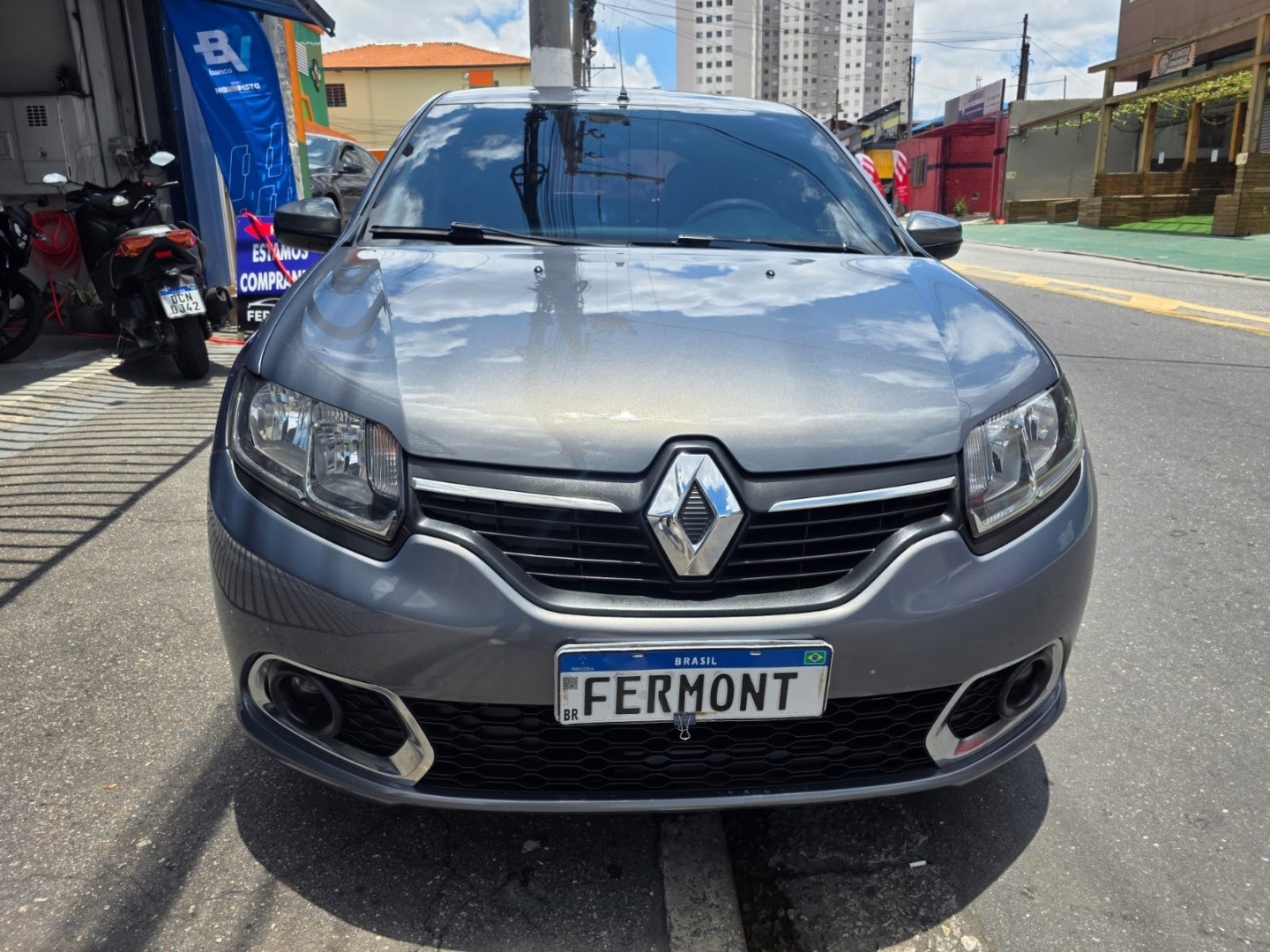 RENAULT SANDERO
