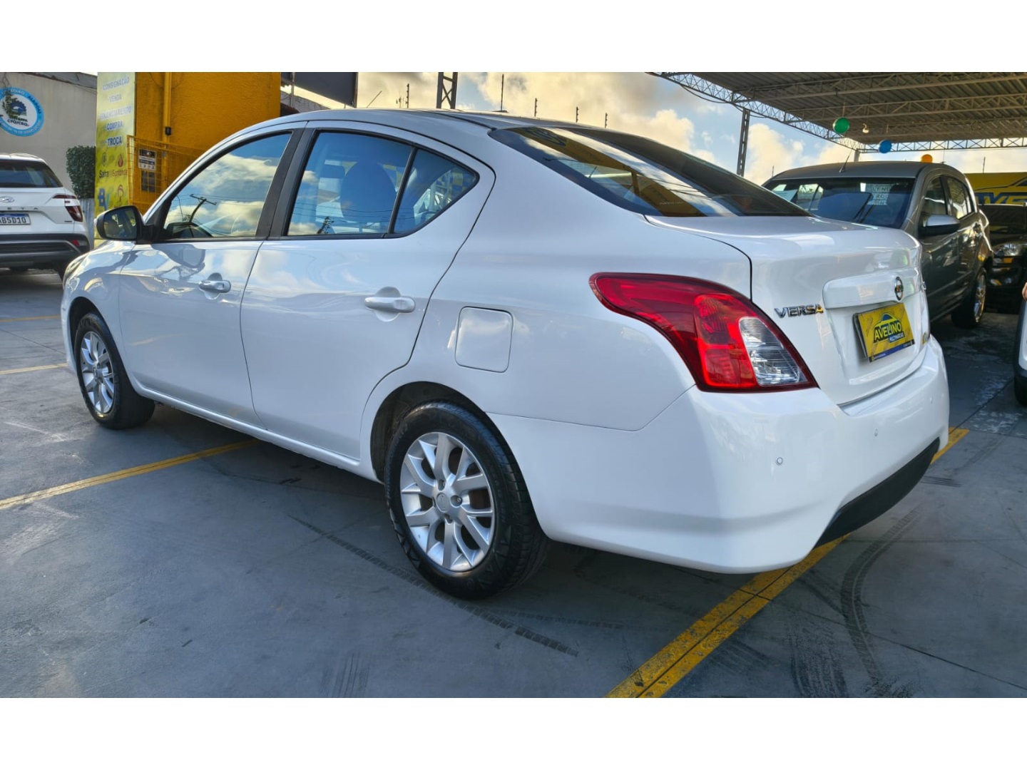 NISSAN VERSA