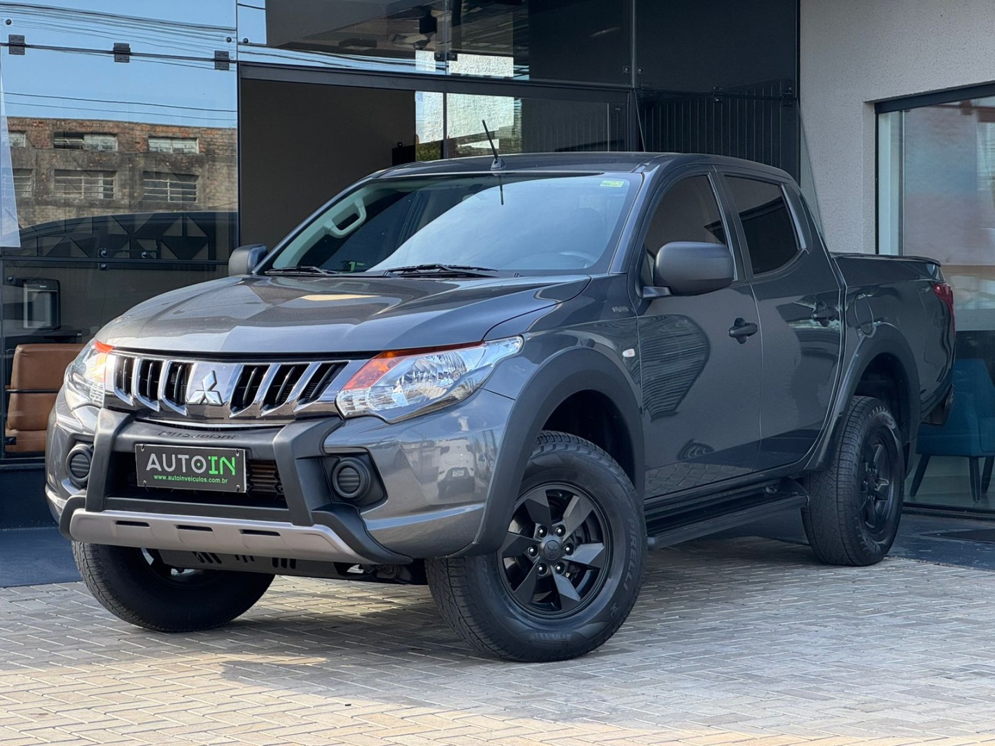 MITSUBISHI L200 TRITON