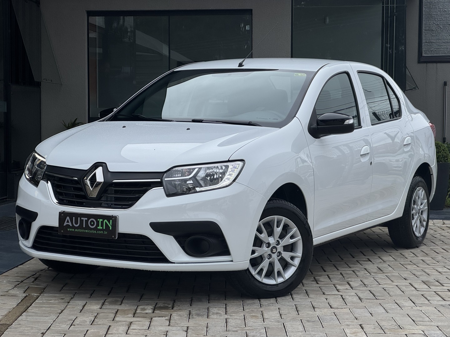 RENAULT LOGAN