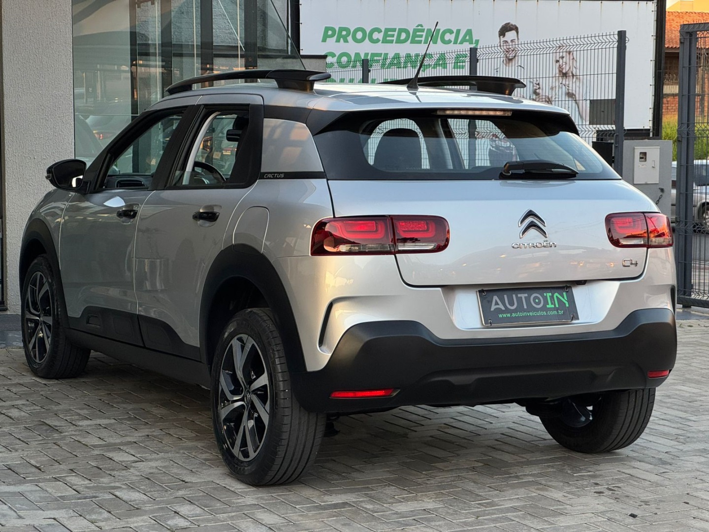 Citroën C4 Cactus 1.6 16V Flex 4P Feel Pack Automático - foto 4