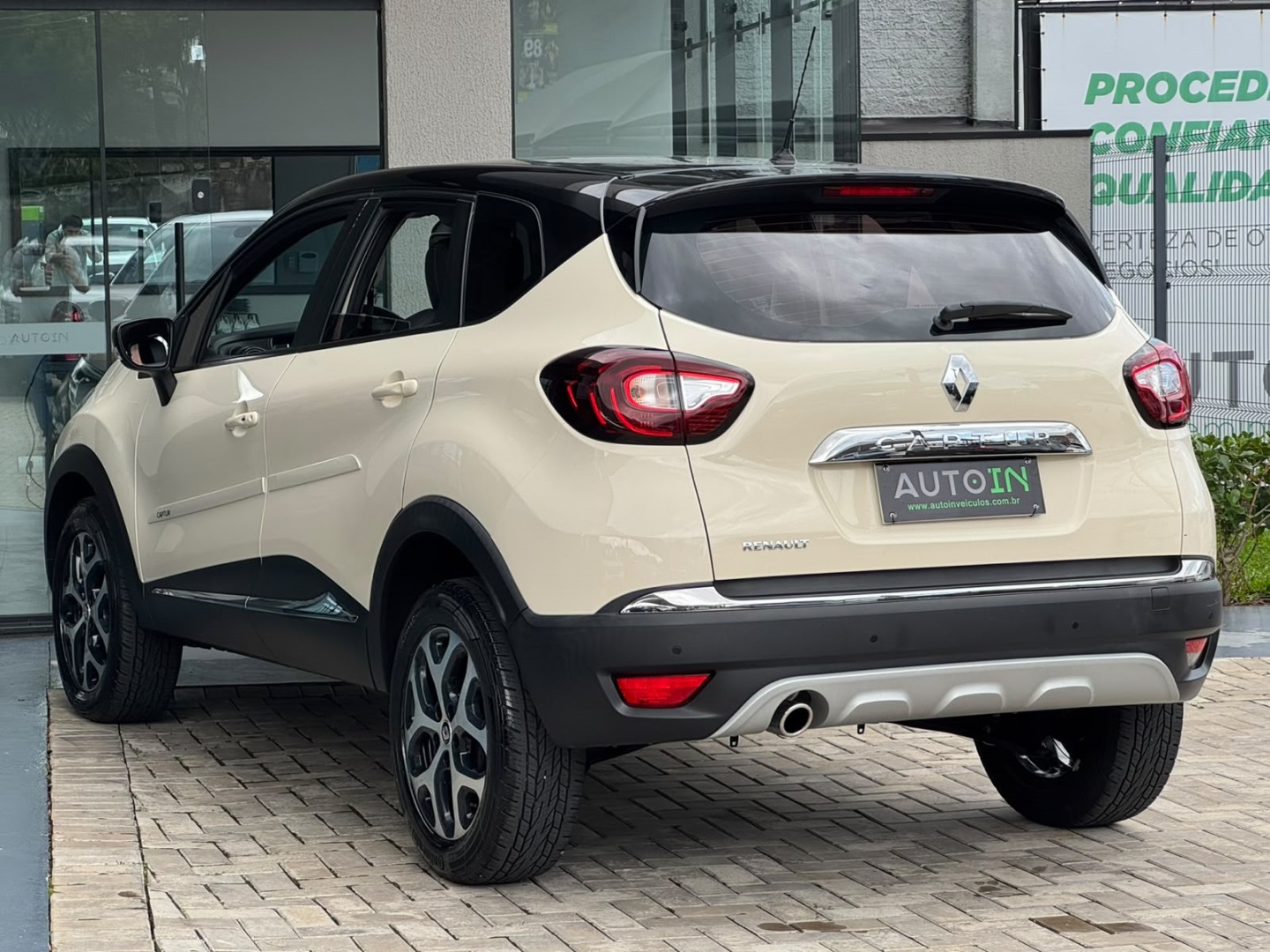 Renault Captur 1.6 16V Sce Flex Intense X Tronic - foto 4
