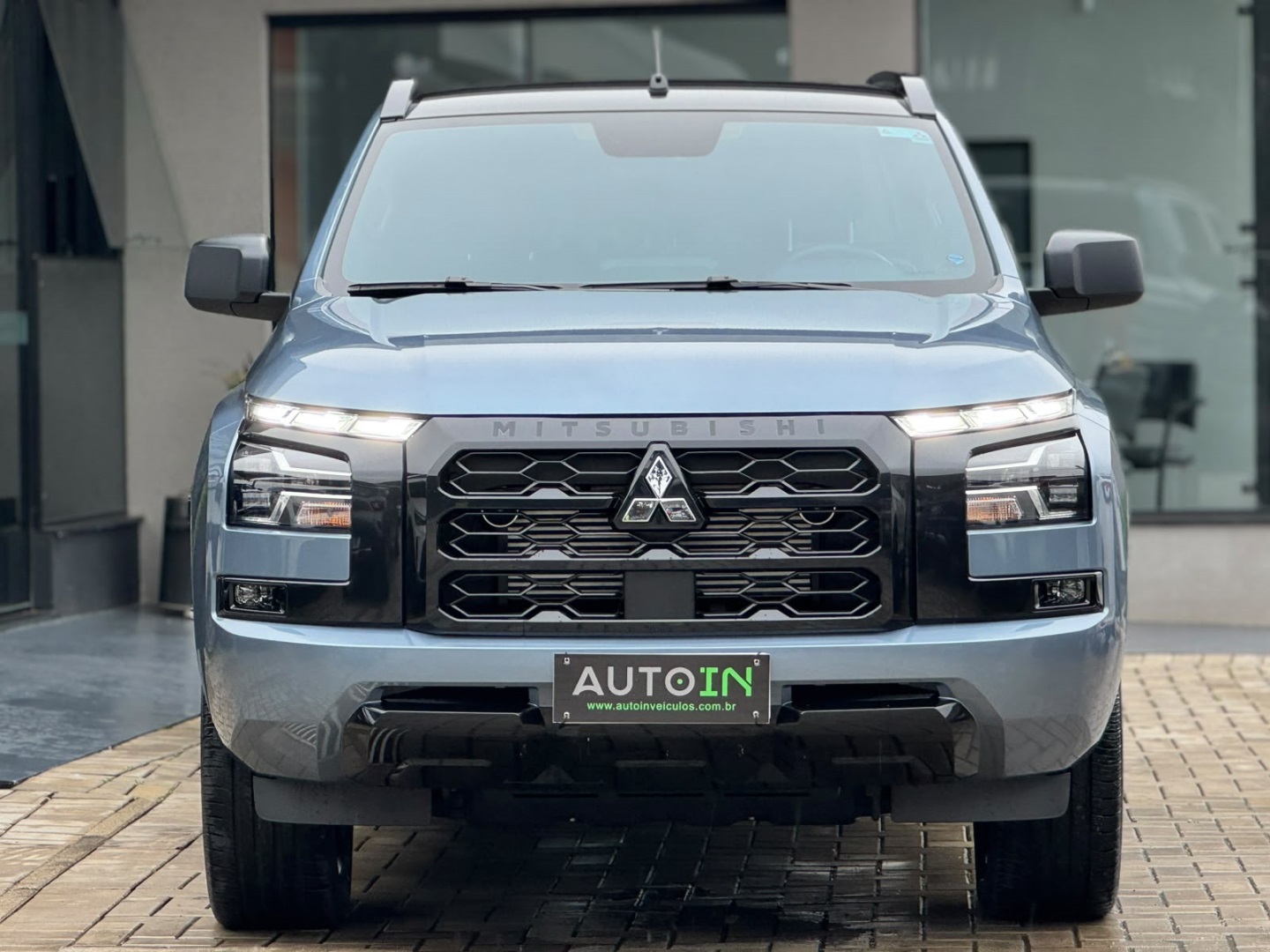 Mitsubishi TRITON 2.4 Biturbo Diesel Cd Tarmac 4X2 Automático - foto 2