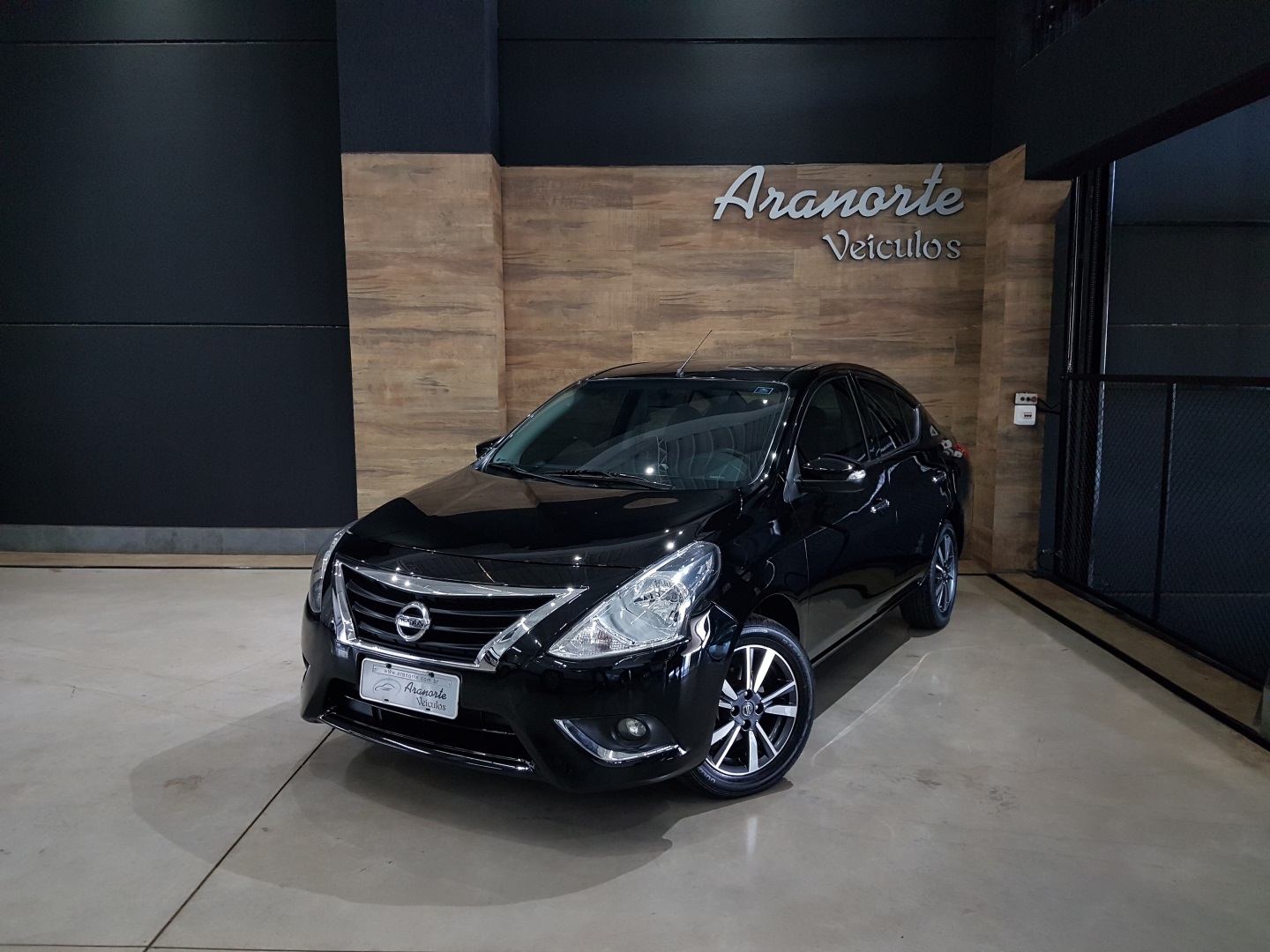 NISSAN VERSA