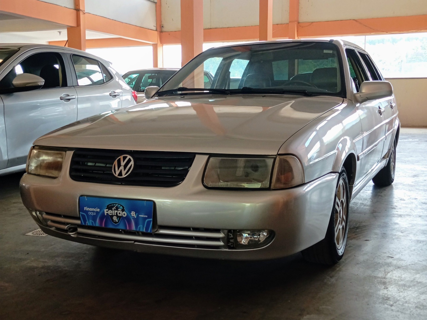 VOLKSWAGEN SANTANA