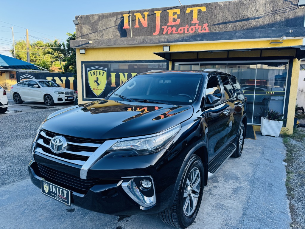 TOYOTA HILUX SW4