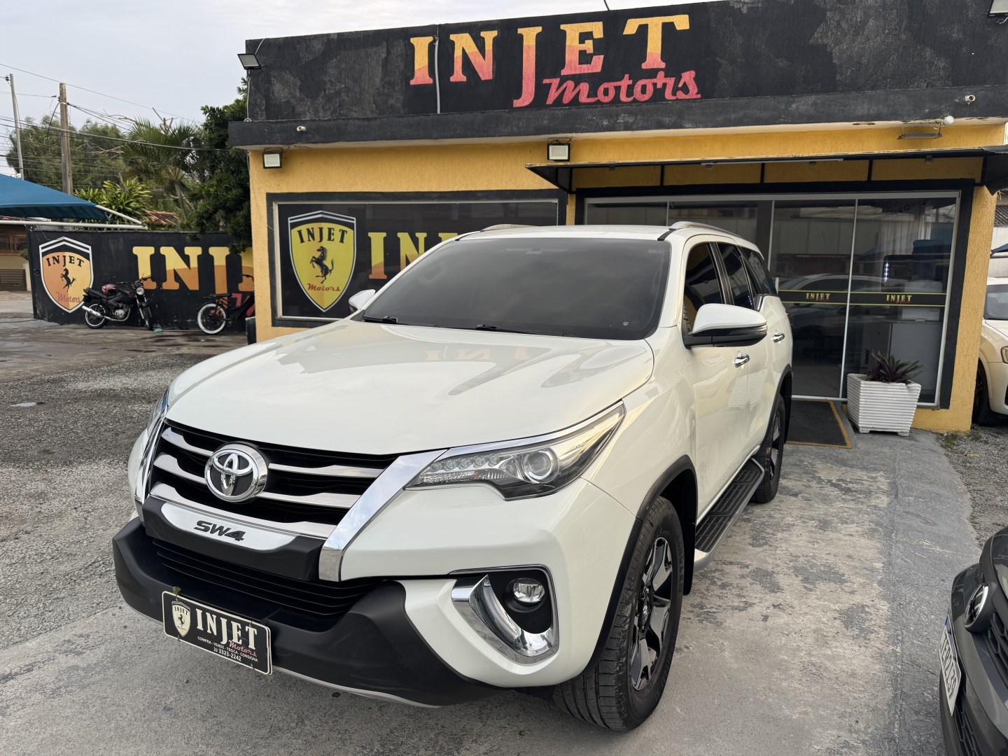 TOYOTA HILUX SW4