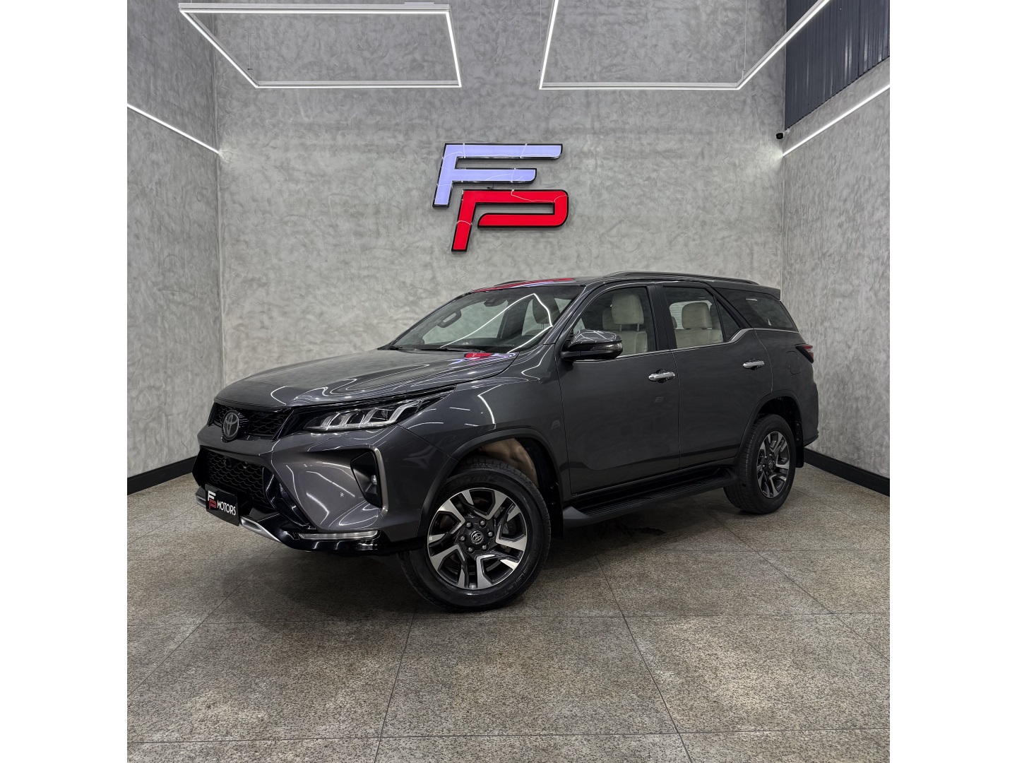 TOYOTA HILUX SW4