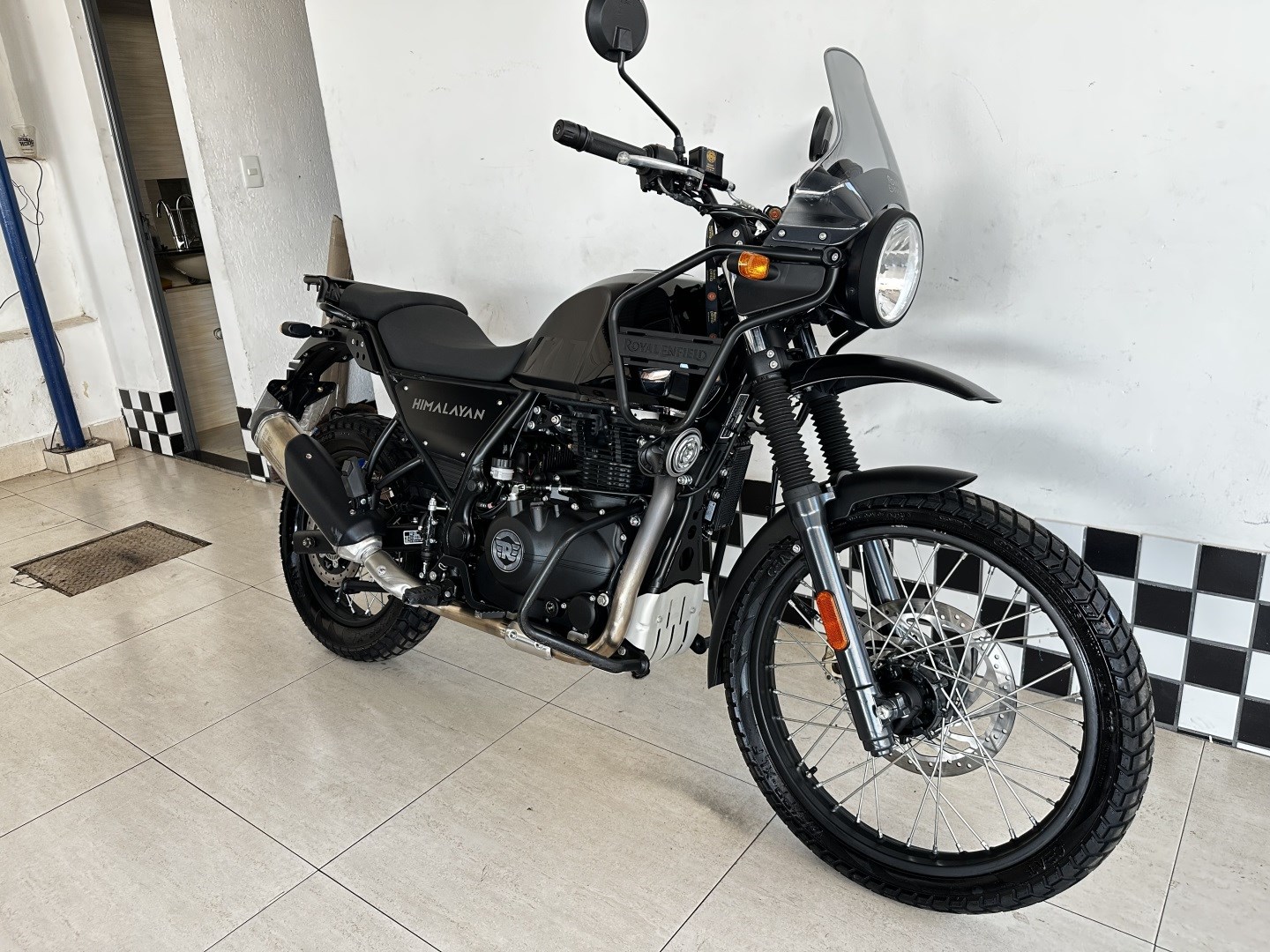 ROYAL ENFIELD HIMALAYAN 411 EFI