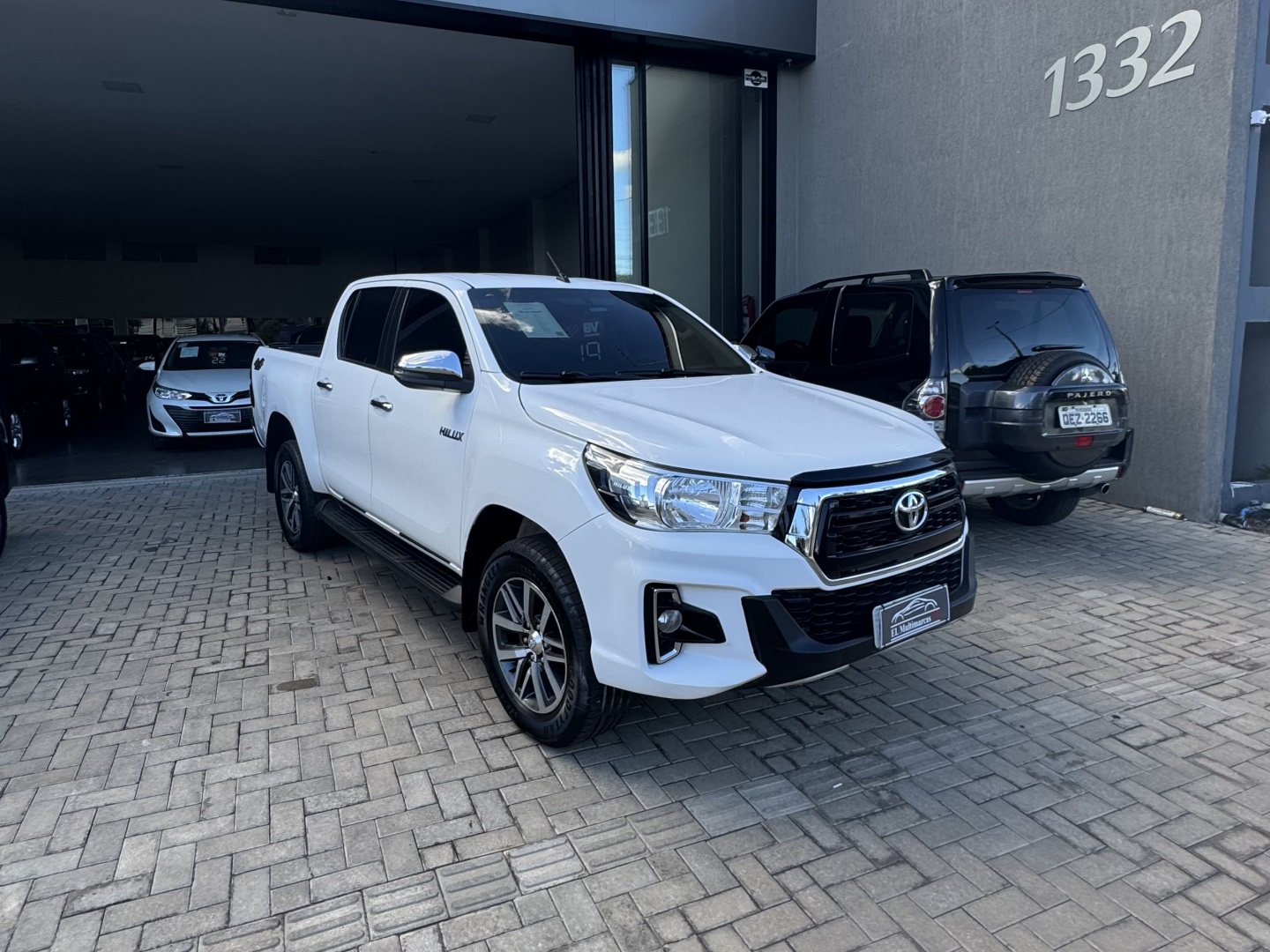 TOYOTA HILUX