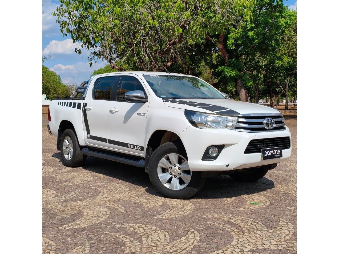TOYOTA HILUX